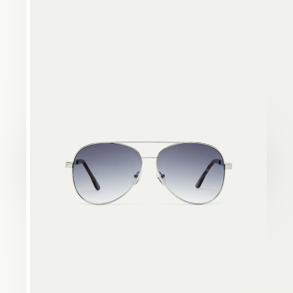 Classic Aviator sunglasses